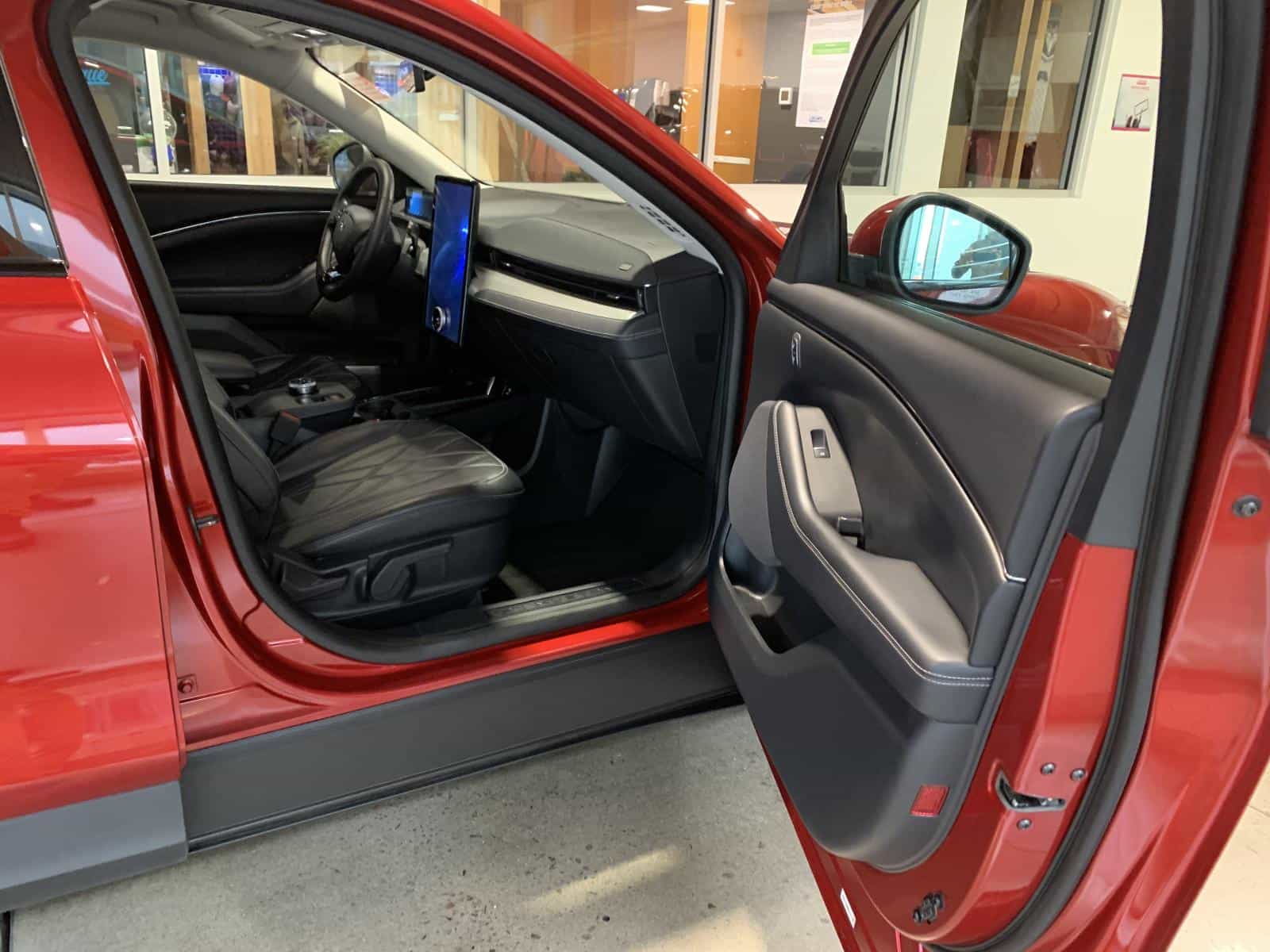 2021 Ford Mustang MACH-E Select - Image 9