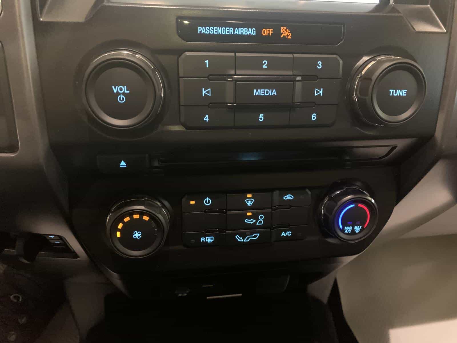 2015 Ford F150 F-150 XLT - Image 16