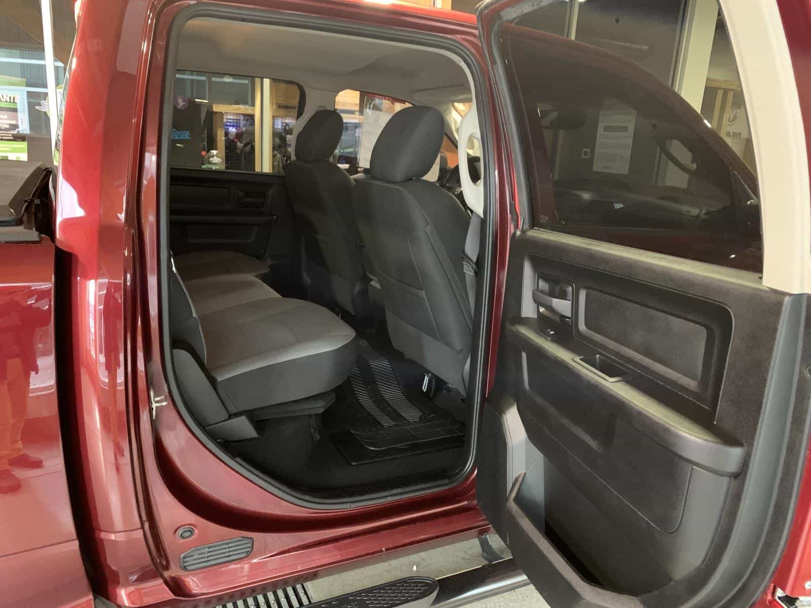 2021 RAM 1500 Classic SXT - Image 9