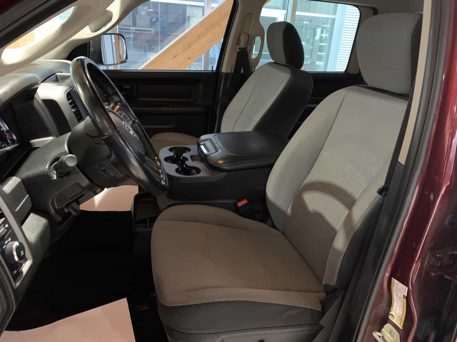 2021 RAM 1500 CLASSIC TRADESMAN SXT - Image 11