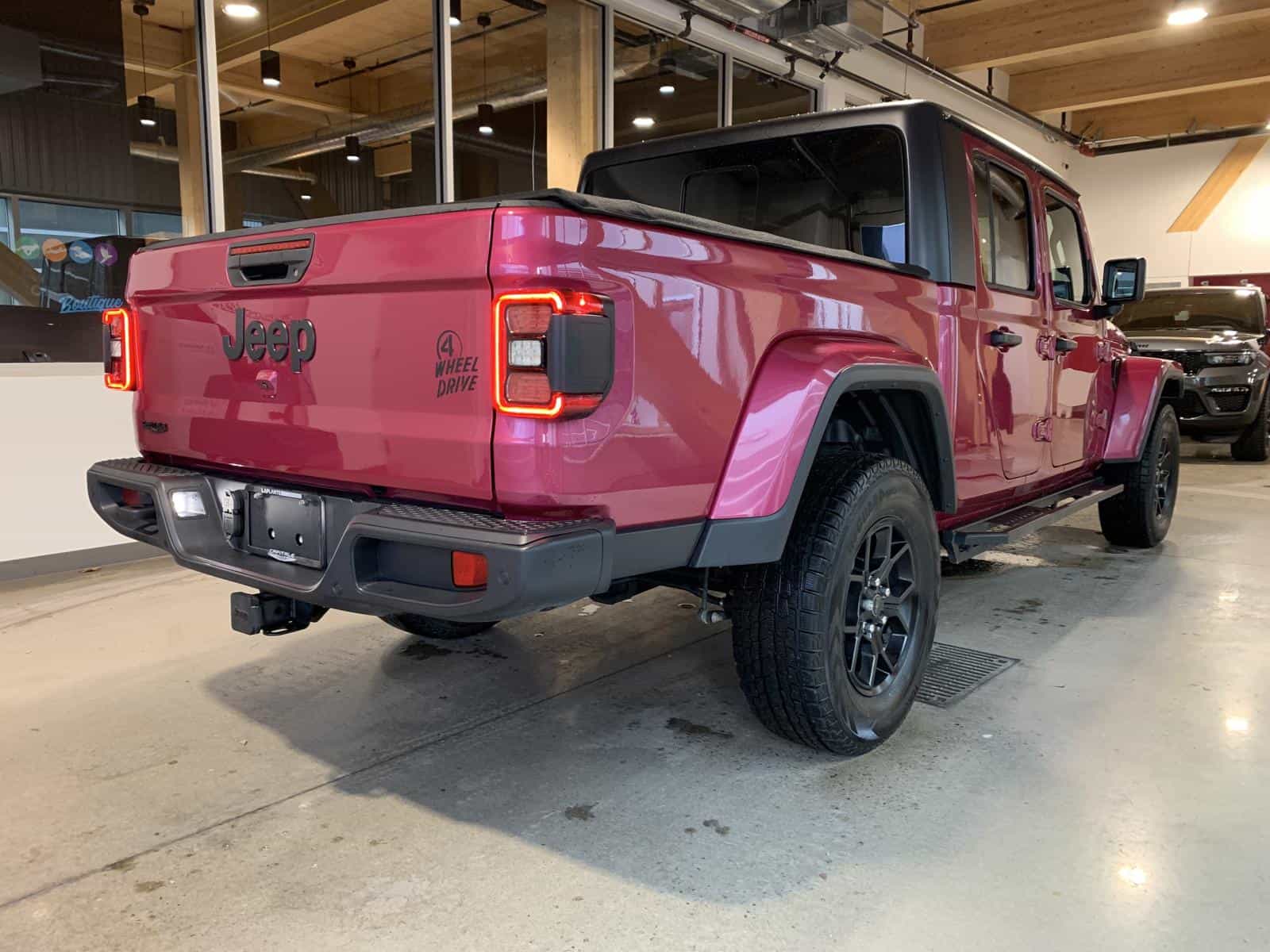 2024 Jeep Gladiator Sport Willys - Image 4