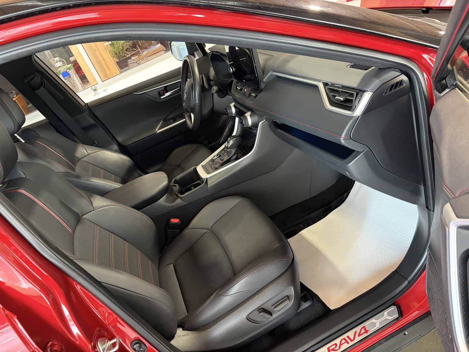 2023 Toyota Rav4 Prime XSE AWD - Image 12