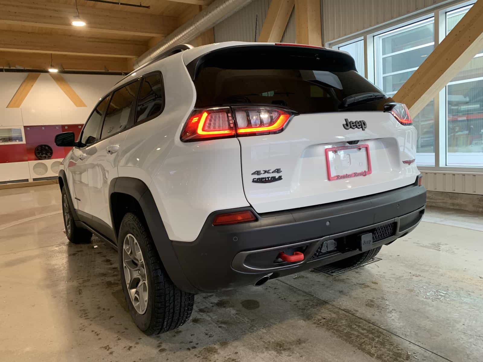 2021 Jeep Cherokee Trailhawk - Image 2