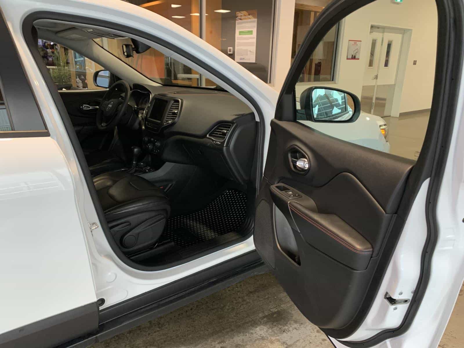 2021 Jeep Cherokee Trailhawk - Image 10