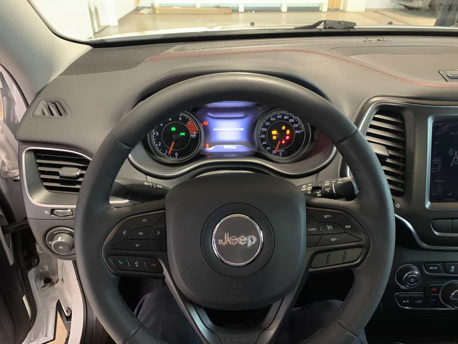 2021 Jeep Cherokee Trailhawk - Image 16