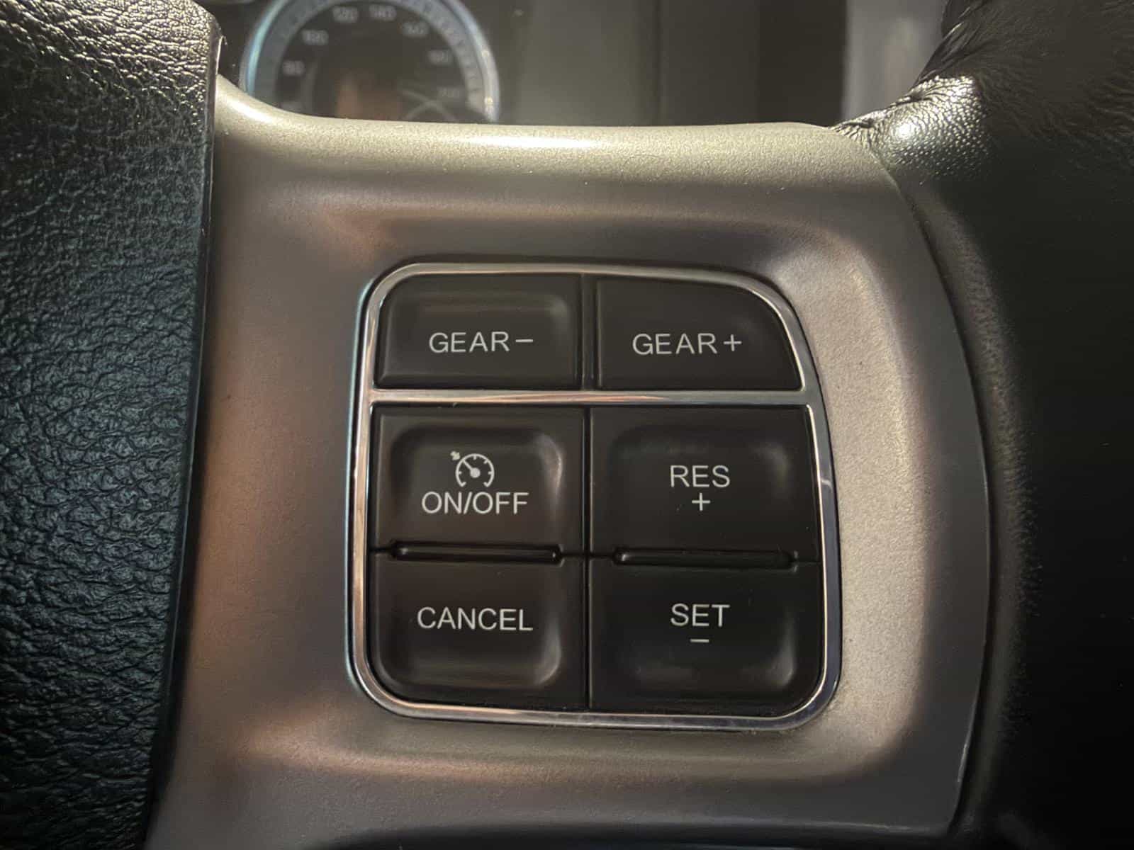 2022 RAM 1500 CLASSIC SLT SLT - Image 17