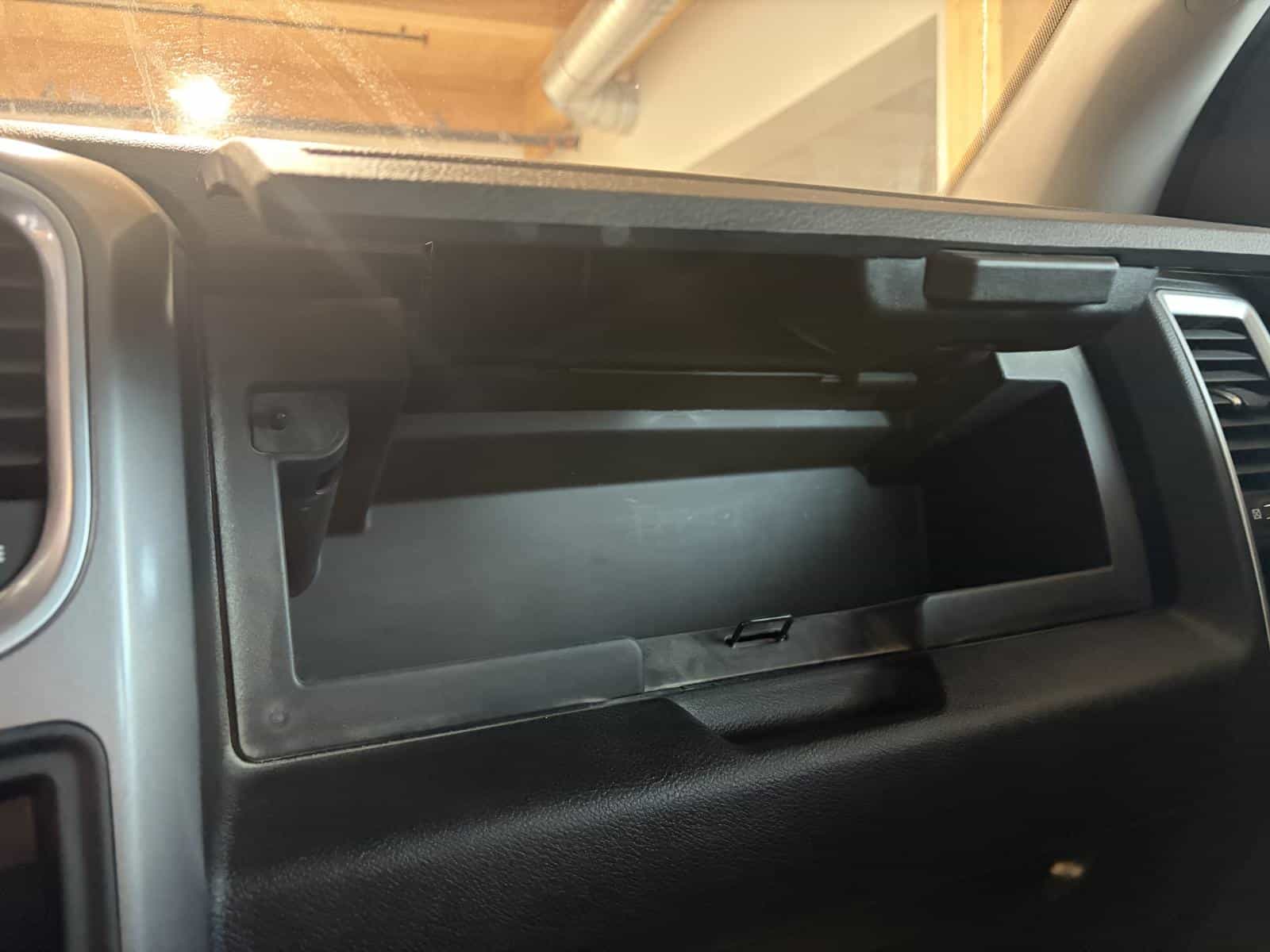 2022 RAM 1500 Classic SLT - Image 23