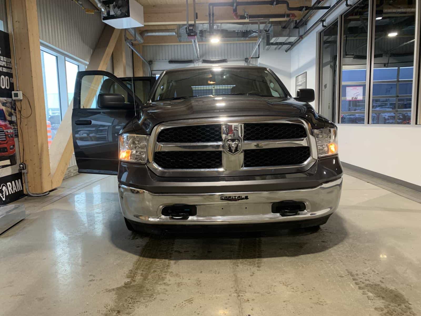 2023 RAM 1500 Classic SLT - Image 3