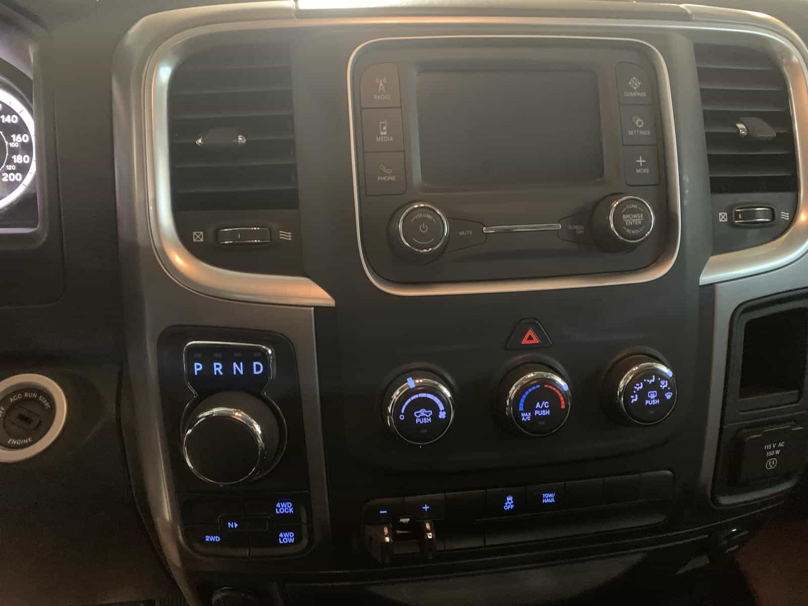 2023 RAM 1500 CLASSIC SLT SLT - Image 16