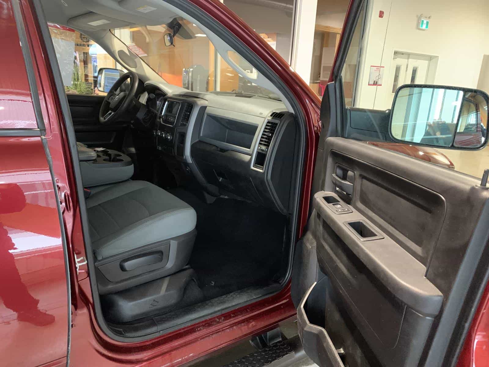 2018 RAM 1500 ST - Image 8