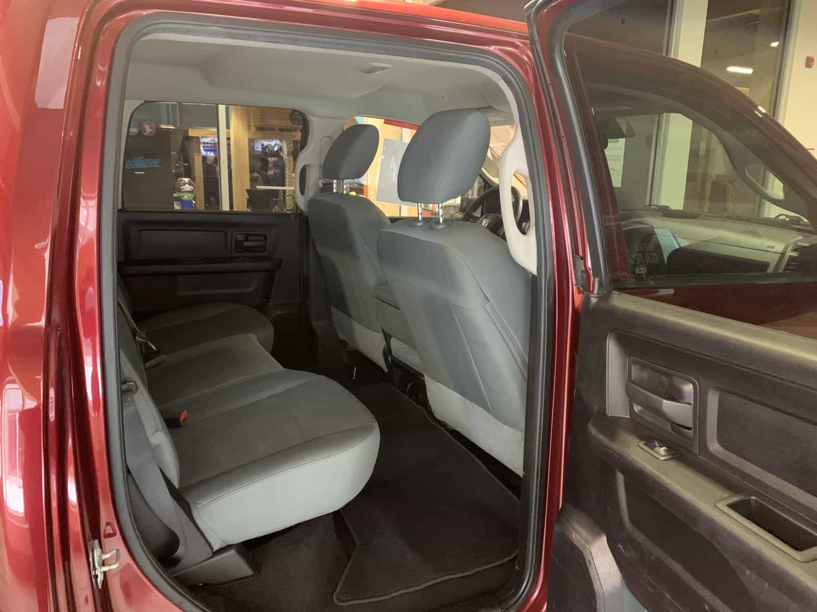 2018 RAM 1500 ST - Image 9