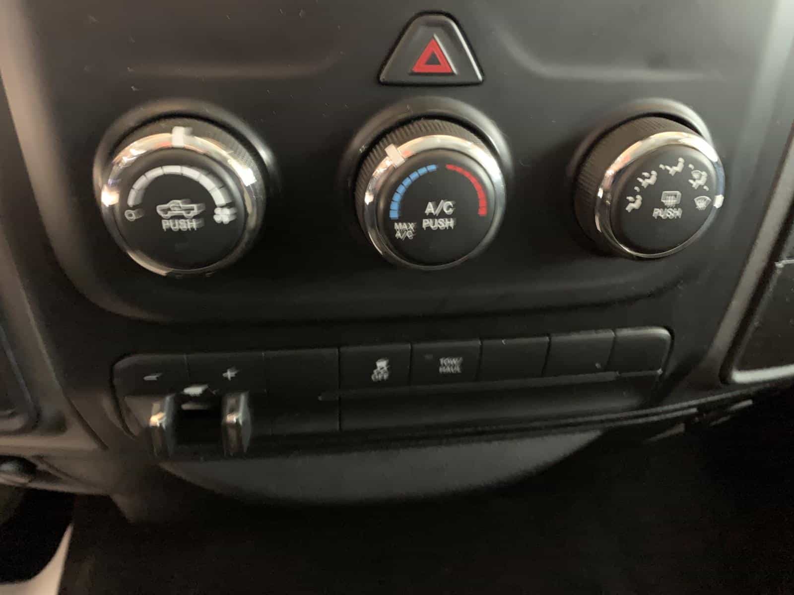 2018 RAM 1500 ST - Image 15