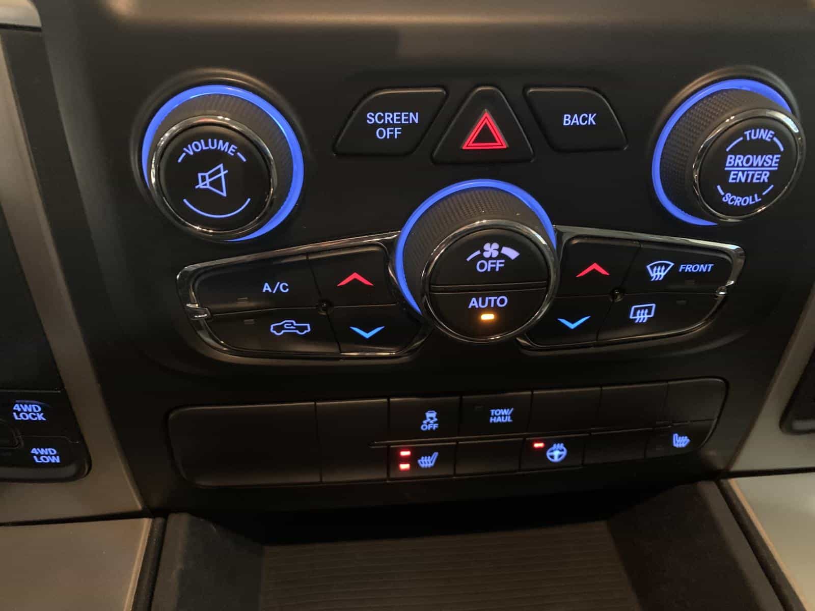 2017 RAM 1500 SLT SLT - Image 18