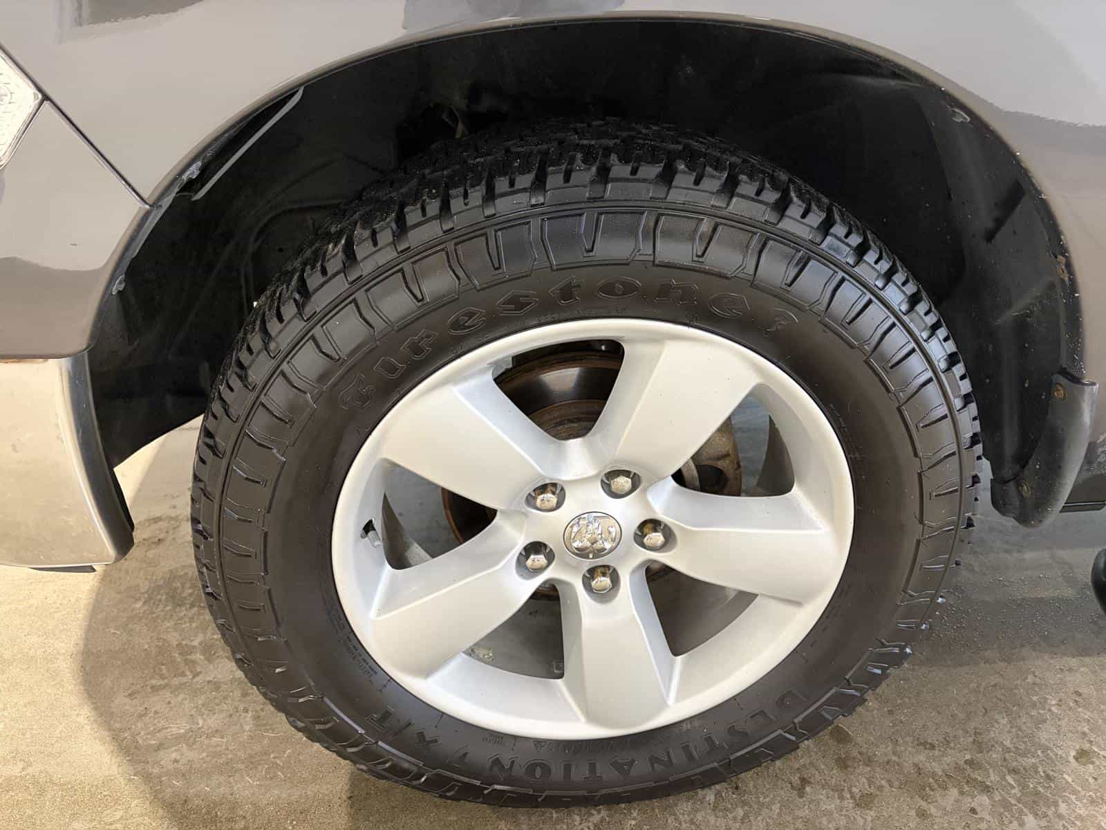 2023 RAM 1500 CLASSIC SLT SLT - Image 8