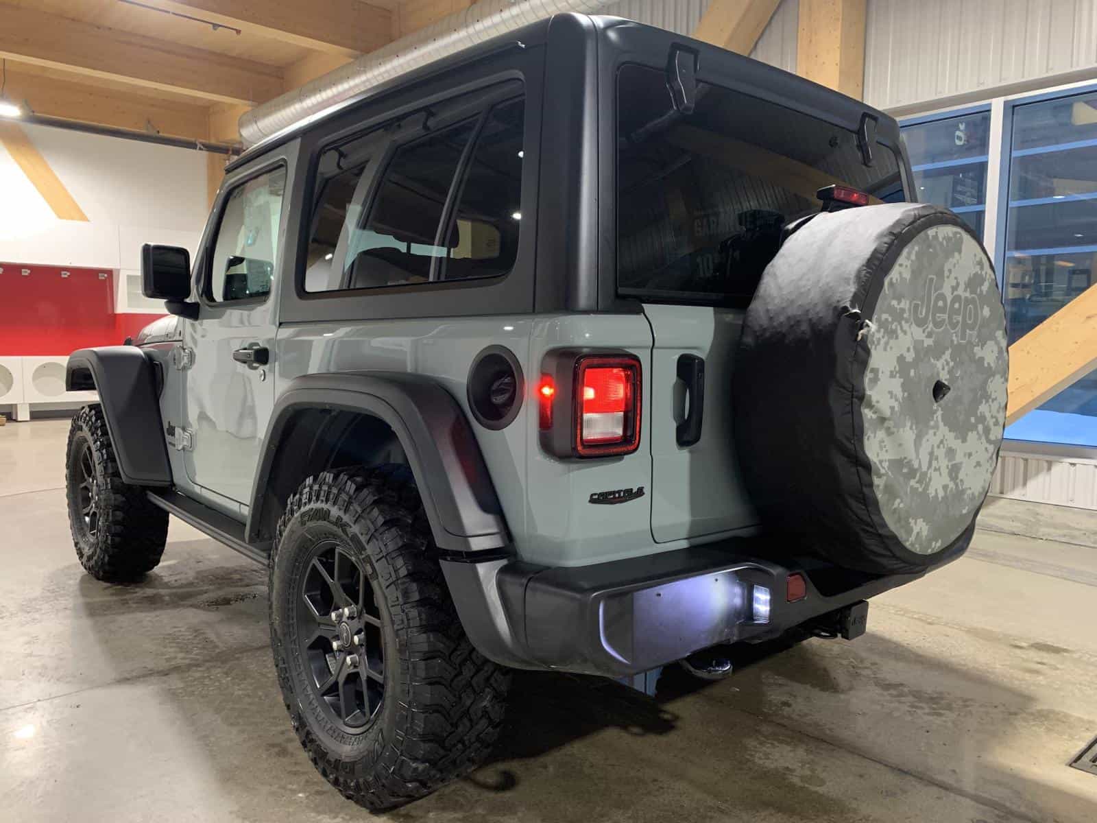 2024 Jeep Wrangler Sport Willys - Image 2