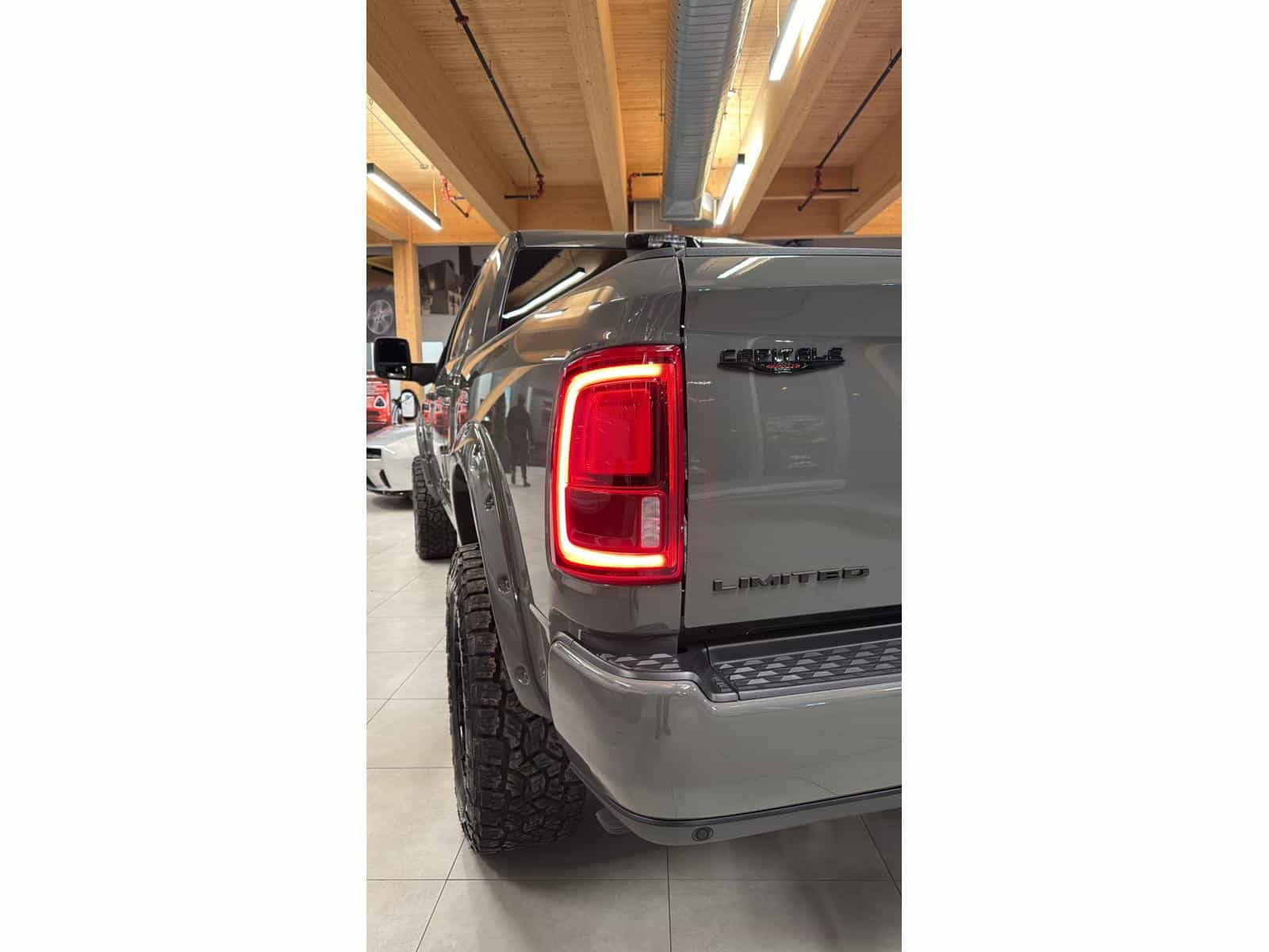 Image 15 RAM 2500 Limited 2026