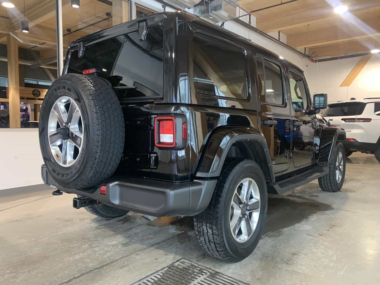 2021 Jeep Wrangler Unlimited Sahara - Image 4