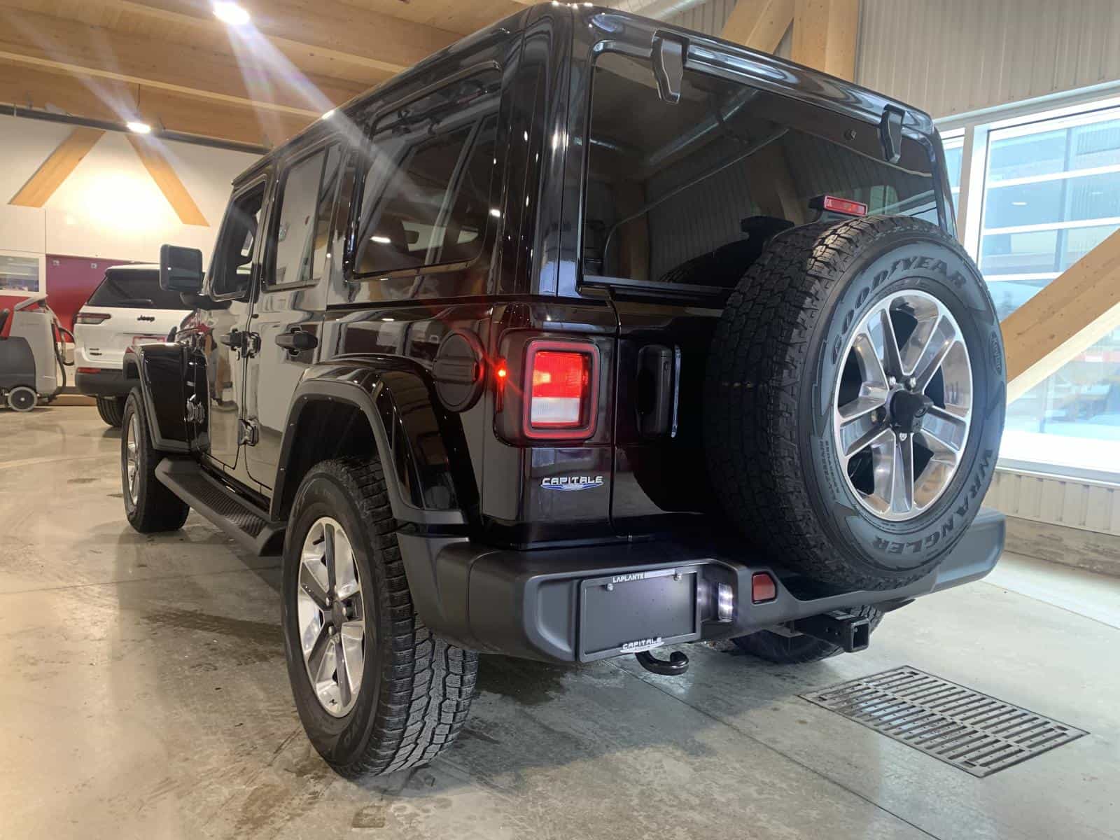 2021 Jeep WRANGLER UNLIMITED SAHARA Unlimited Sahara - Image 2