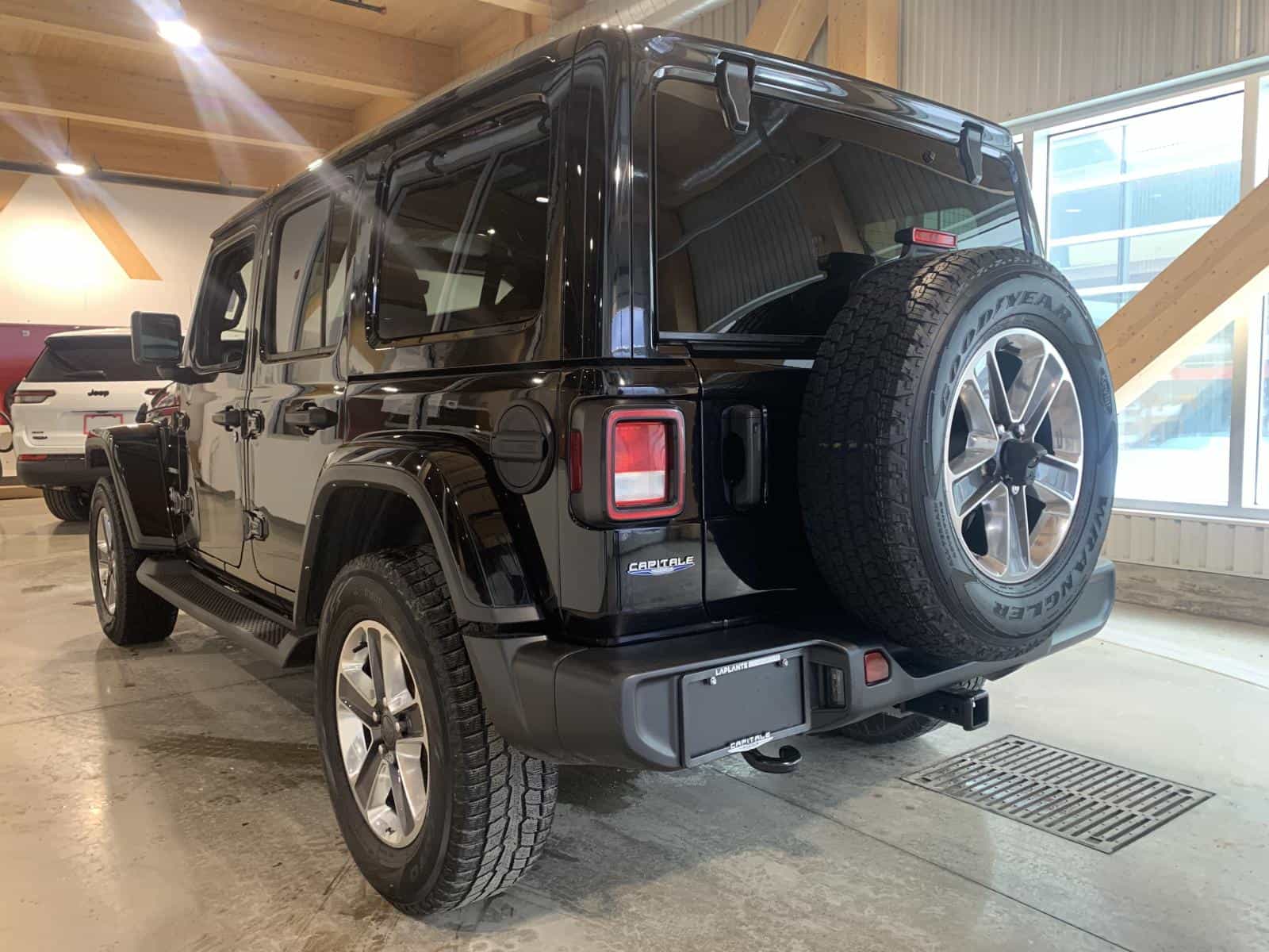 2021 Jeep WRANGLER UNLIMITED SAHARA Unlimited Sahara - Image 3