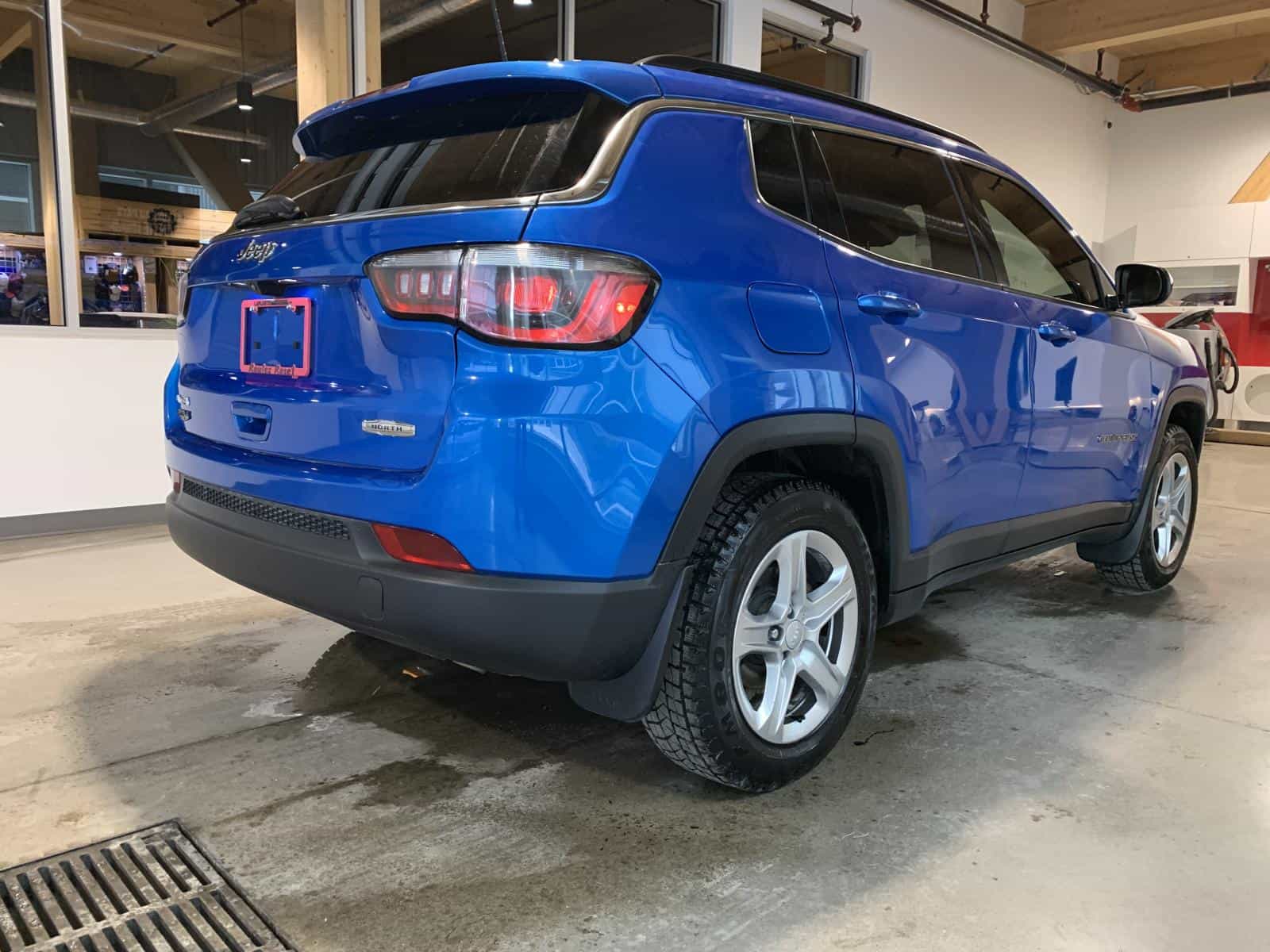 2023 Jeep Compass North - Image 3