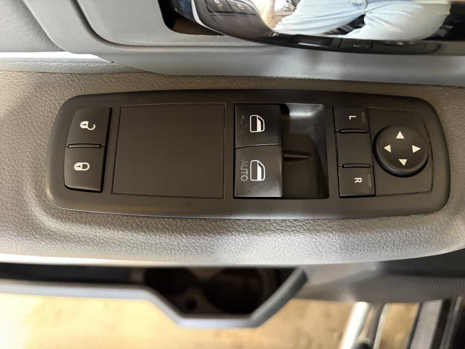 2015 RAM 1500 ST ST - Image 10