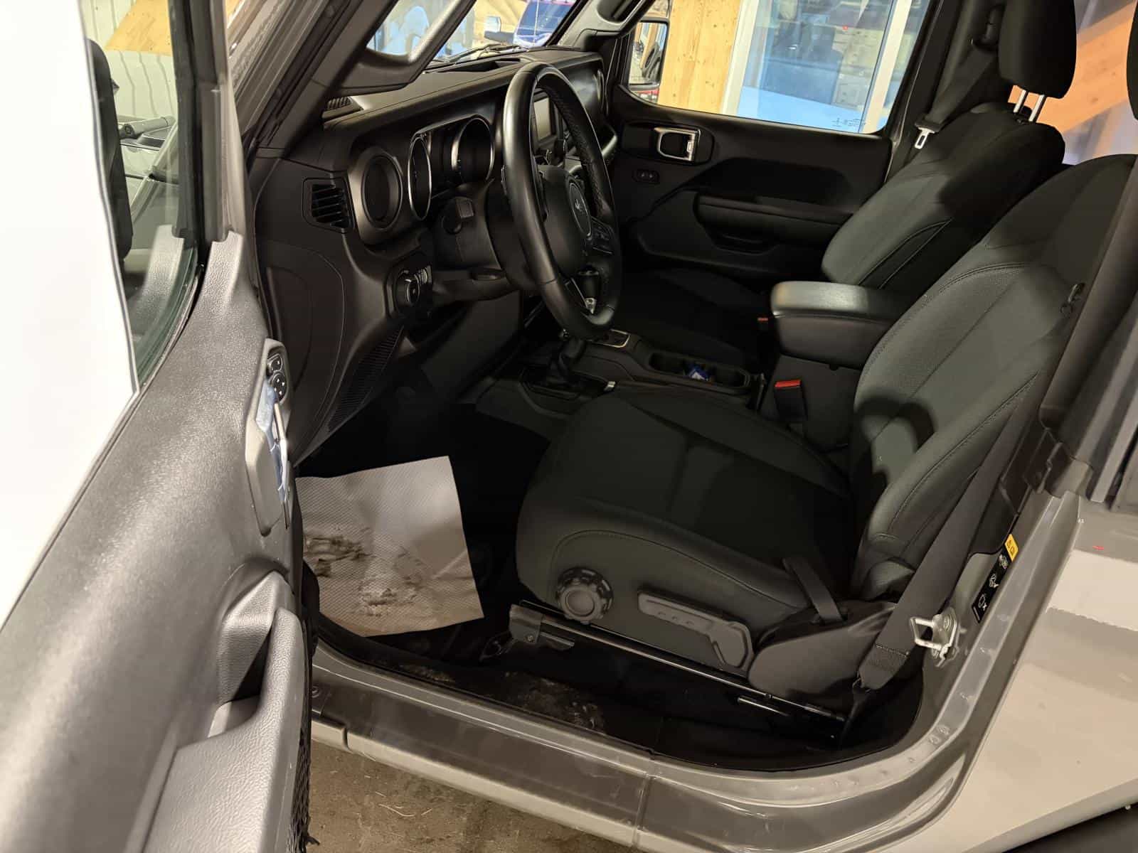 2021 Jeep Wrangler Sport S - Image 11