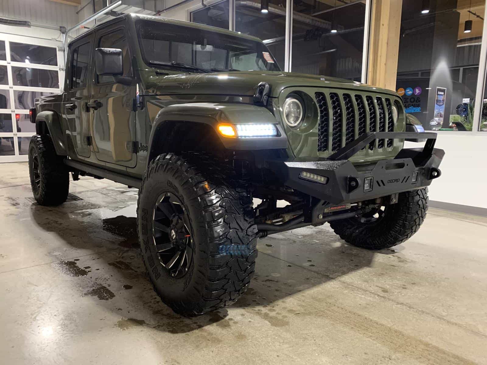 2022 Jeep Gladiator Willy's - Image 6