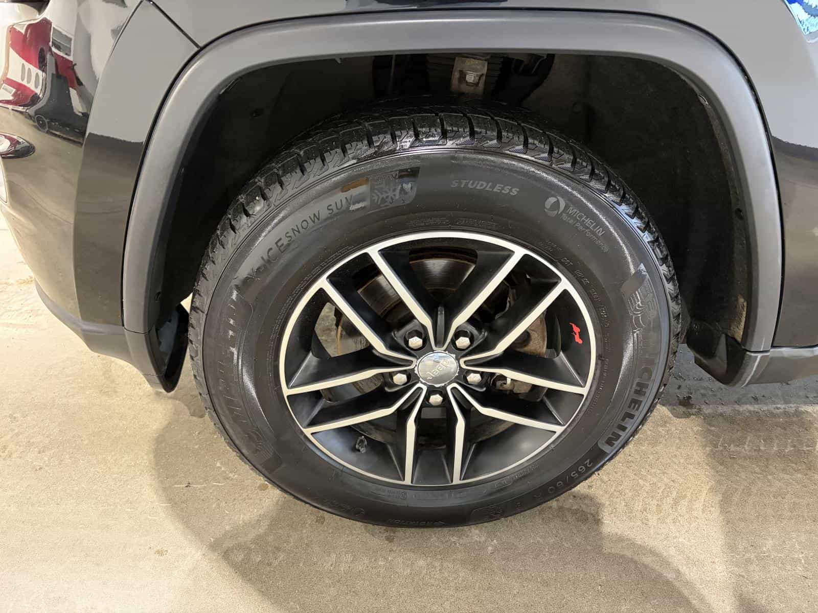 2017 Jeep Grand Cherokee Trailhawk - Image 7