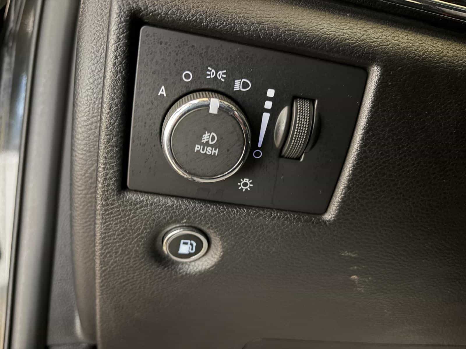 2017 Jeep Grand Cherokee Trailhawk - Image 16