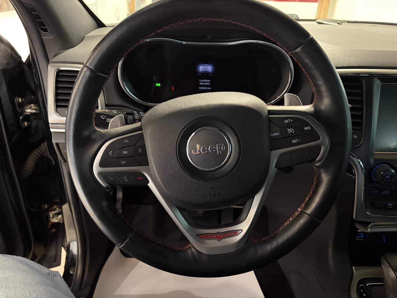 2017 Jeep Grand Cherokee Trailhawk - Image 18