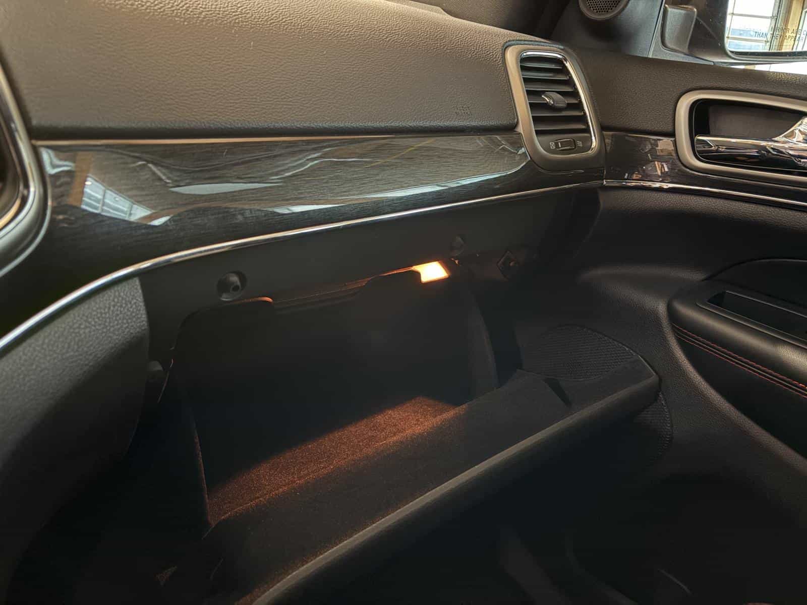 2017 Jeep Grand Cherokee Trailhawk - Image 27