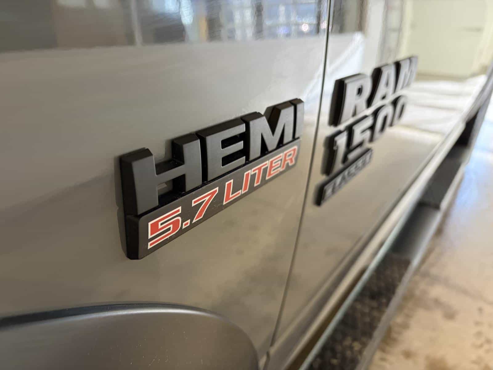 2022 RAM 1500 CLASSIC SLT Warlock - Image 8