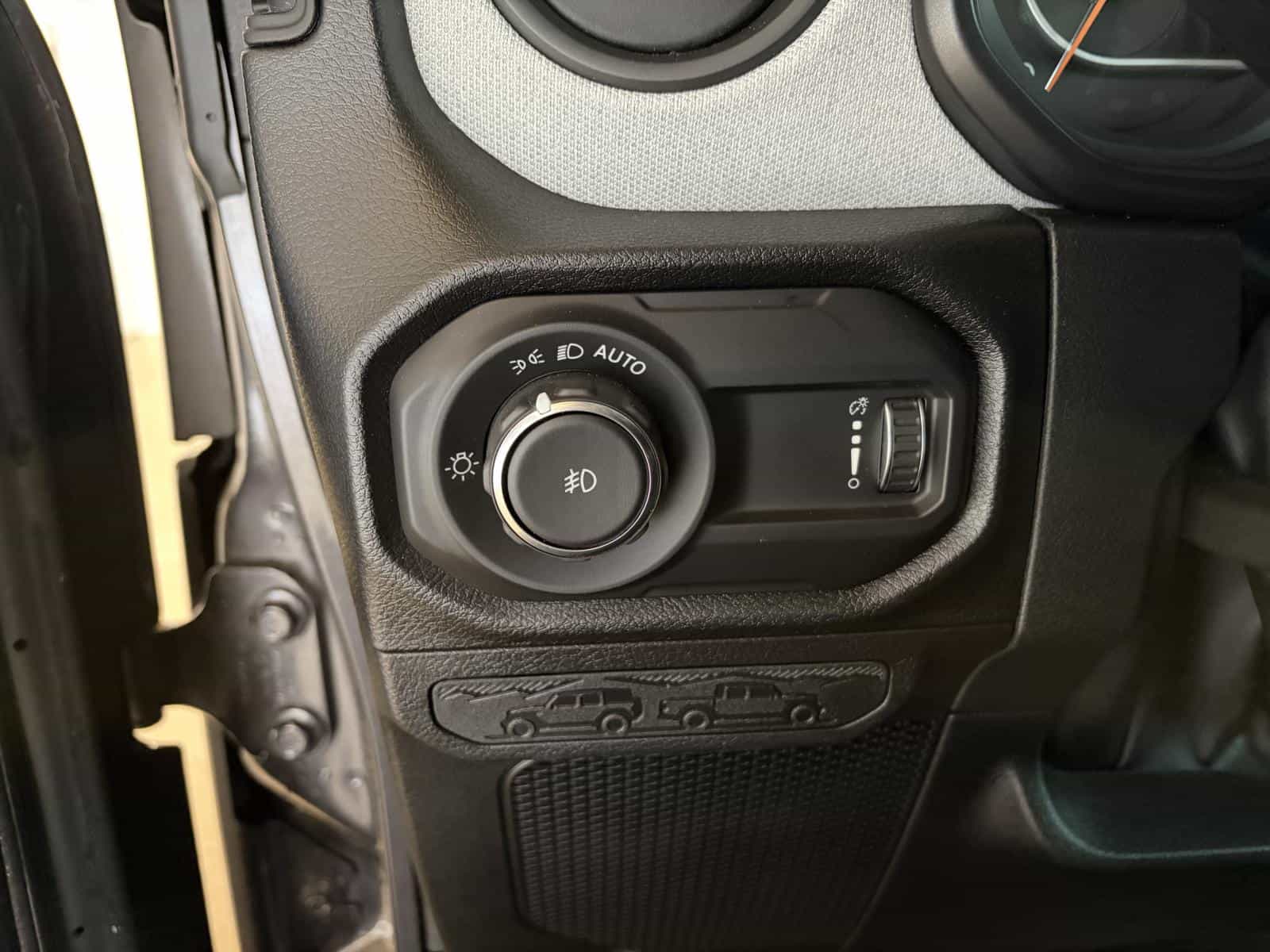 2024 Jeep Wrangler Willys - Image 17