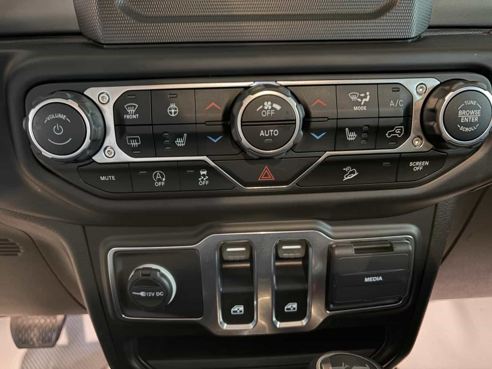 2021 Jeep Wrangler Sport - Image 19