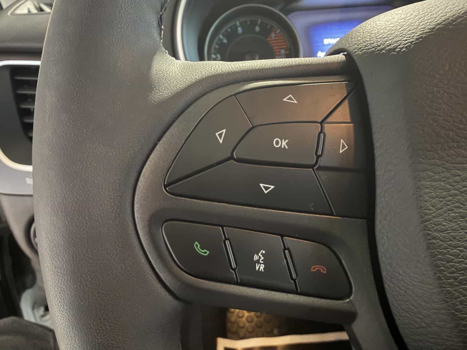 2022 Jeep Cherokee Trailhawk - Image 16