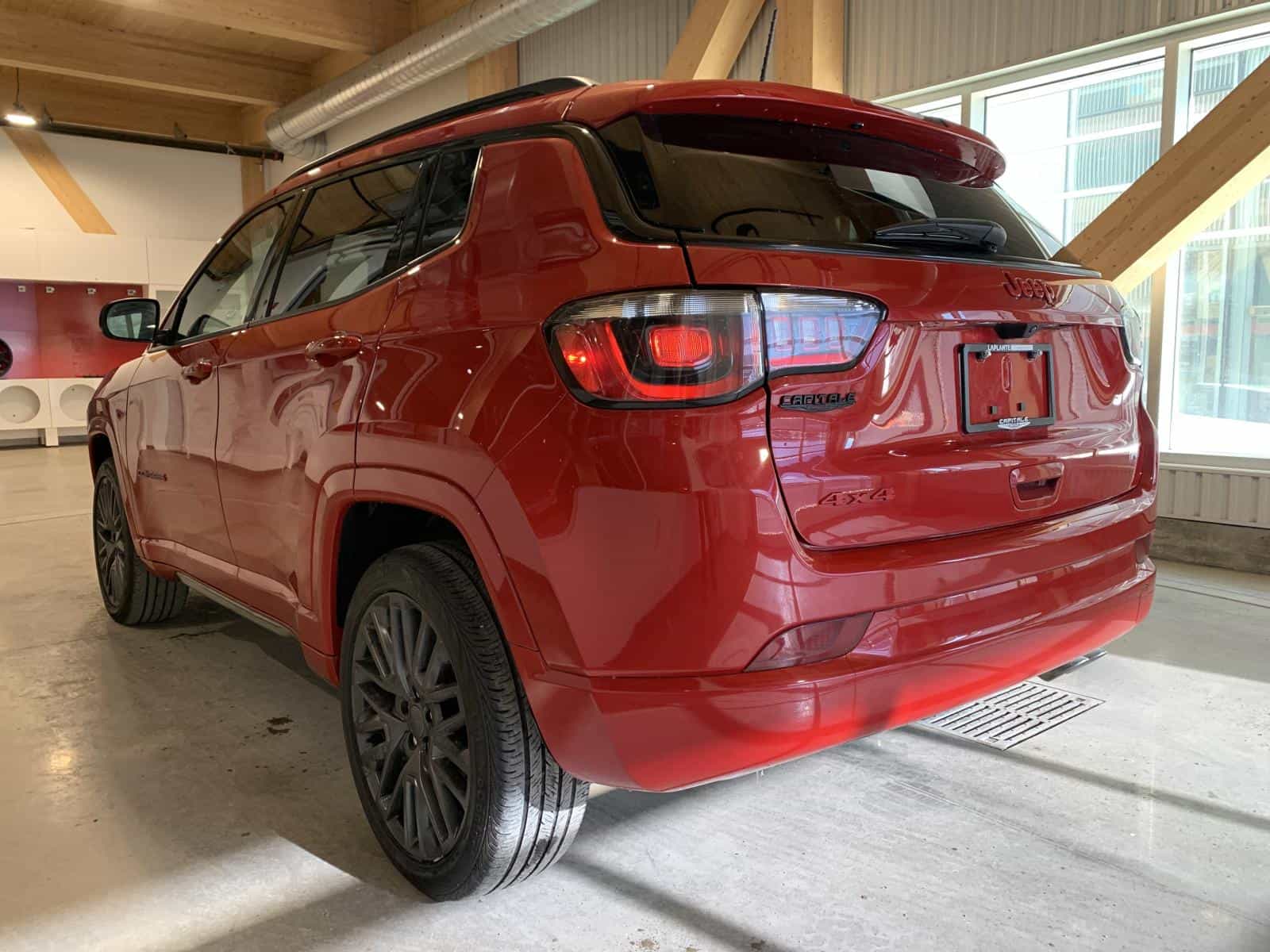 Image 3 Jeep Compass Limited 2022