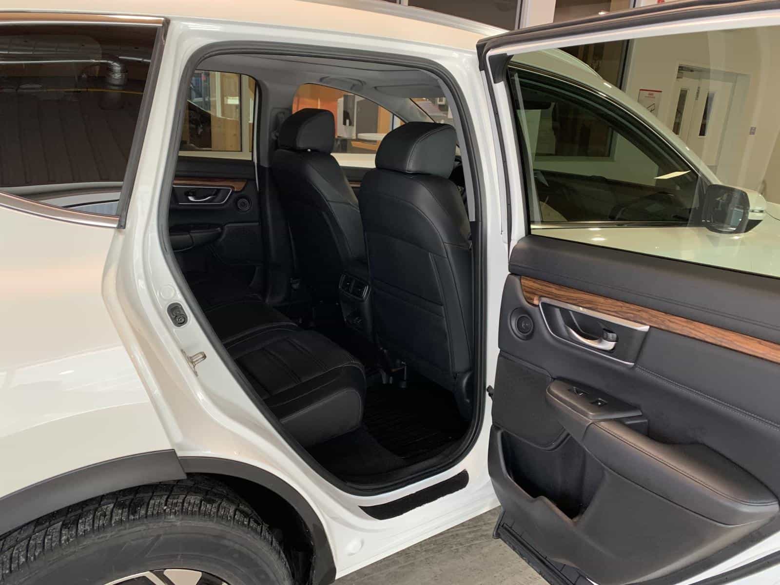 2017 Honda CR-V Touring - Image 8