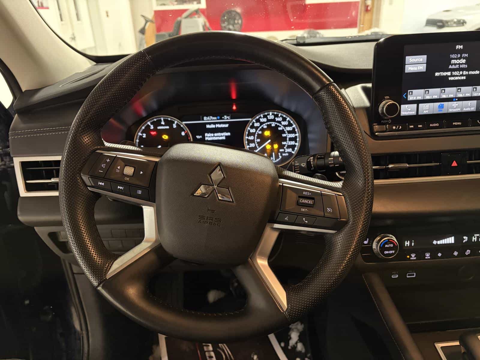 2024 Mitsubishi Outlander ES - Image 14