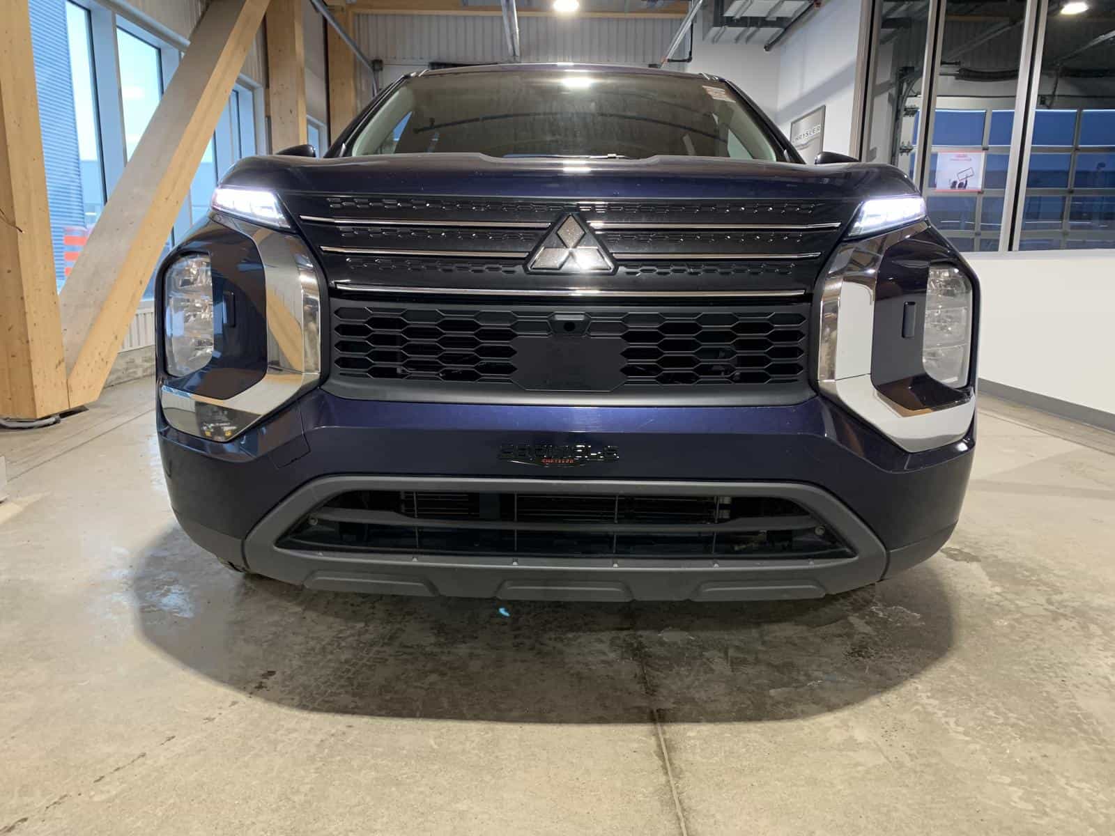 2024 Mitsubishi Outlander ES - Image 7