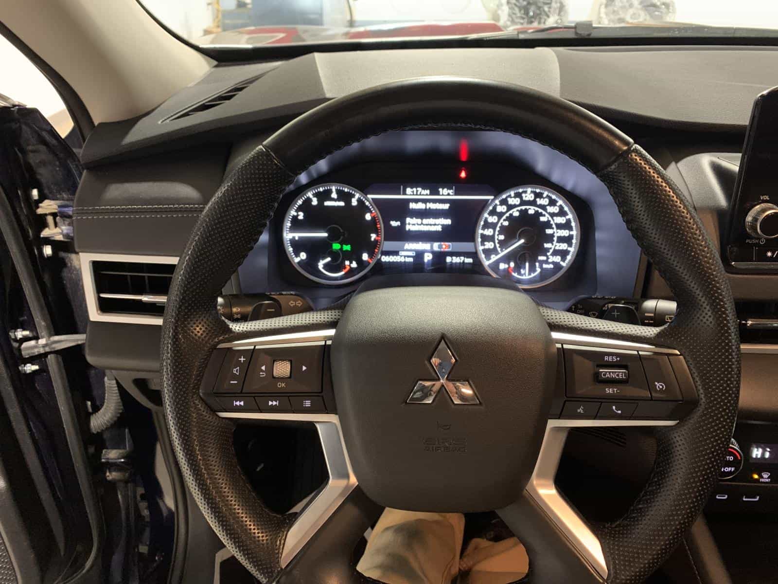 2024 Mitsubishi Outlander ES - Image 13