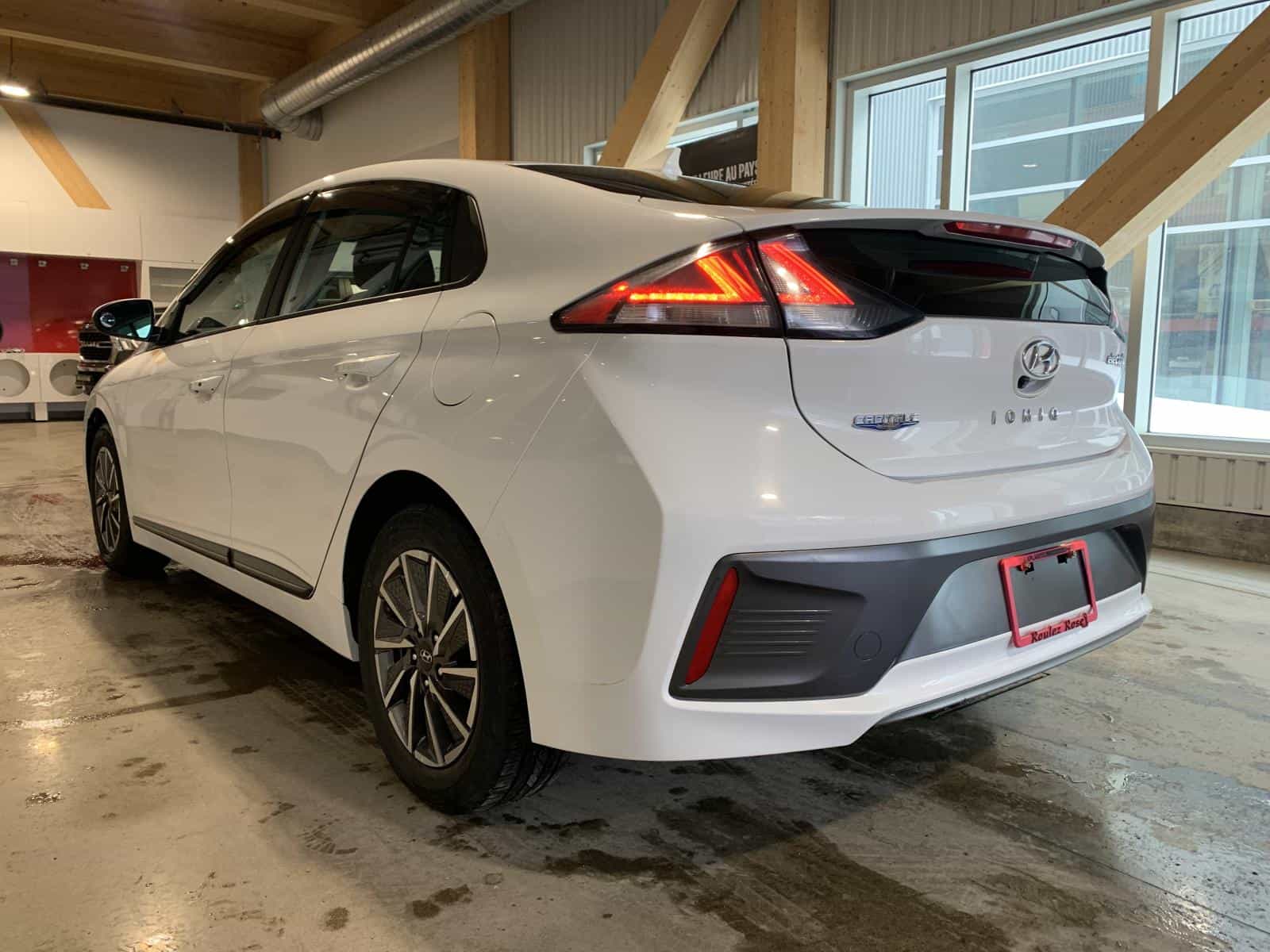 2021 Hyundai Ioniq Preferred - Image 2
