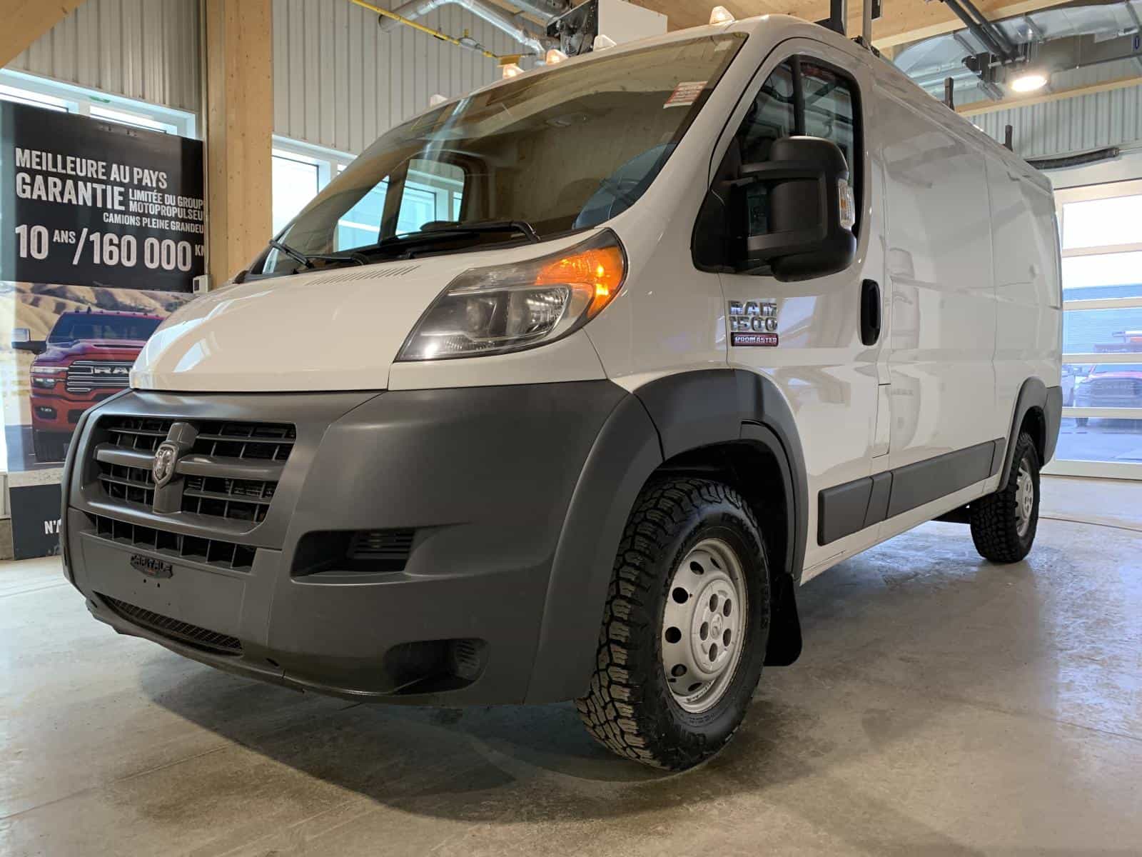 Image 2 RAM ProMaster 1500 Std Roof 2015