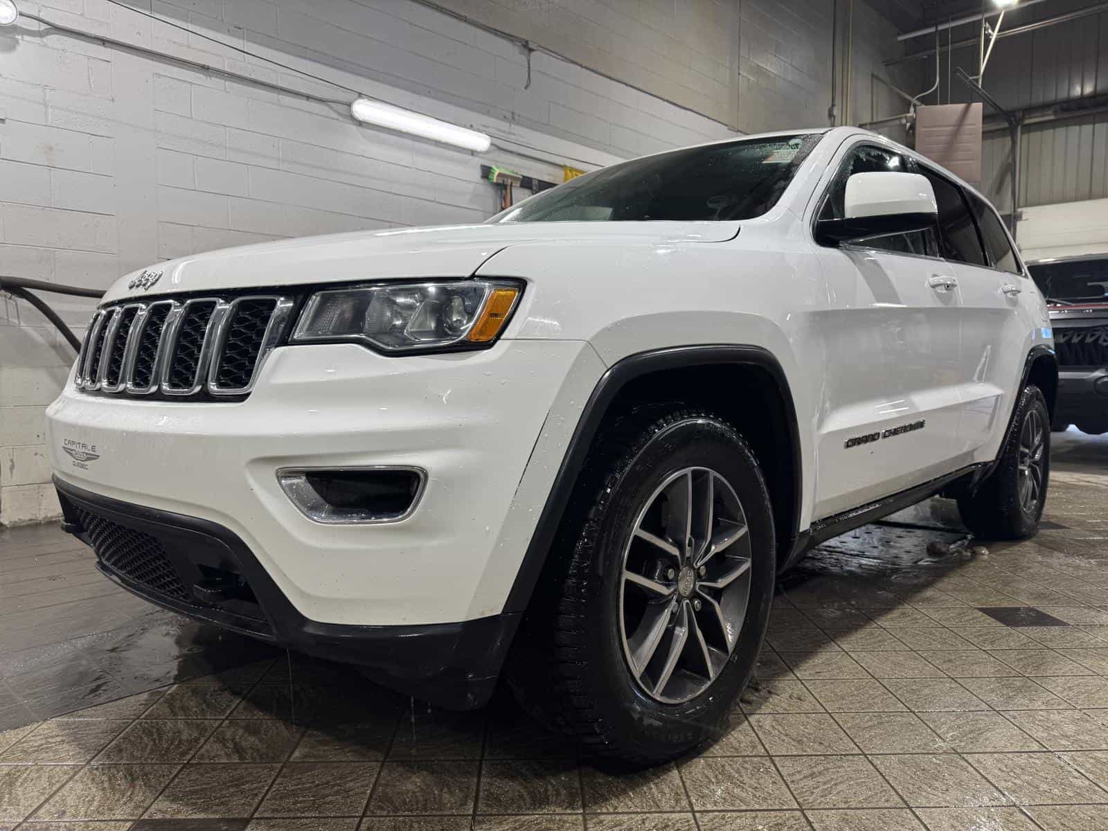 Image 1 Jeep Grand Cherokee Laredo 2018