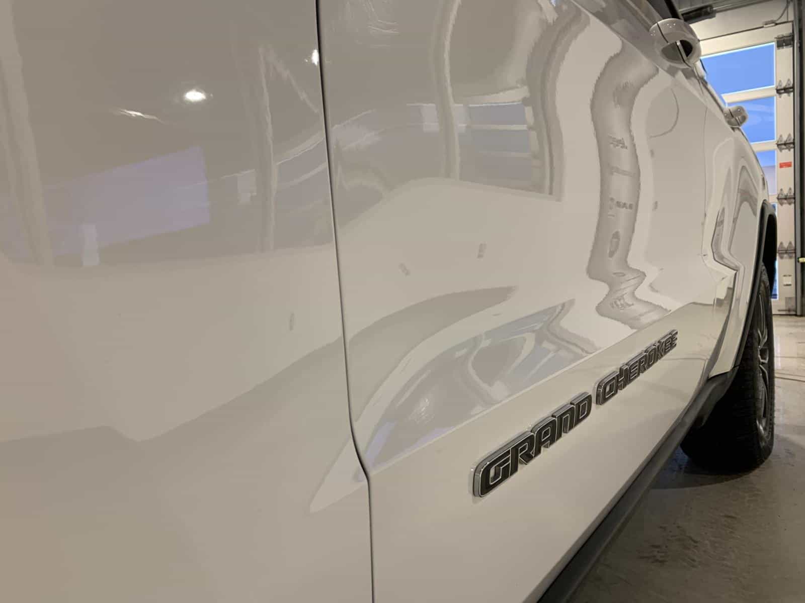 2018 Jeep Grand Cherokee Laredo - Image 7