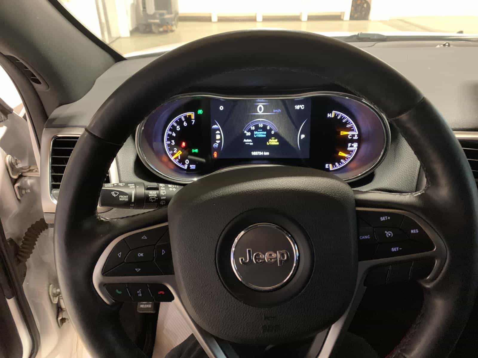 2018 Jeep Grand Cherokee Laredo - Image 15