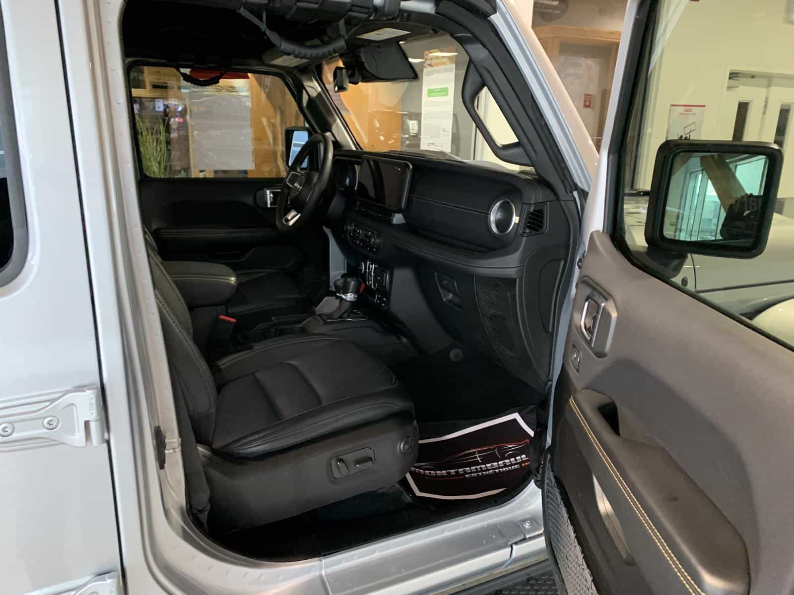 2024 Jeep Wrangler Sahara 4XE - Image 10