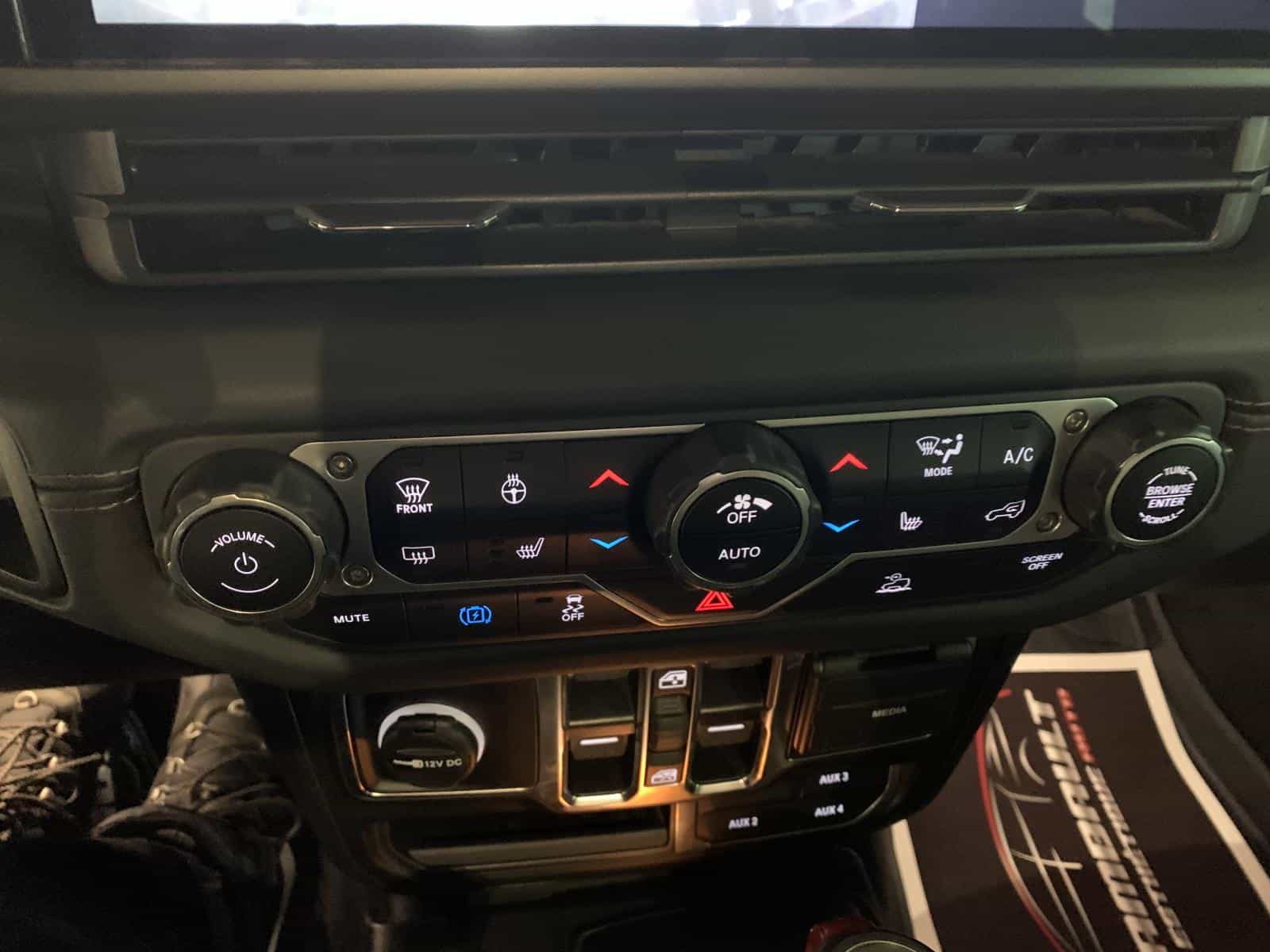 2024 Jeep Wrangler Sahara 4XE - Image 19