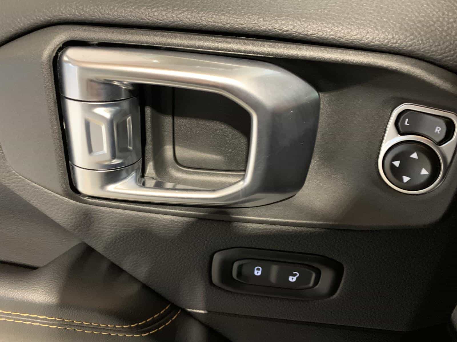 2024 Jeep Wrangler Sahara 4XE - Image 27