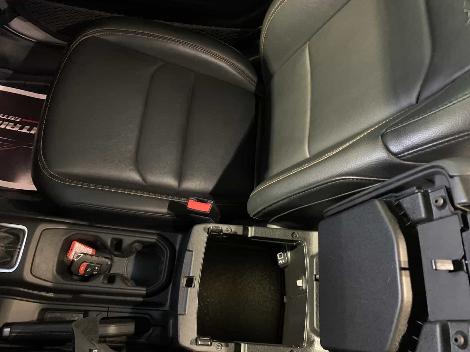 2024 Jeep Wrangler Sahara 4XE - Image 32