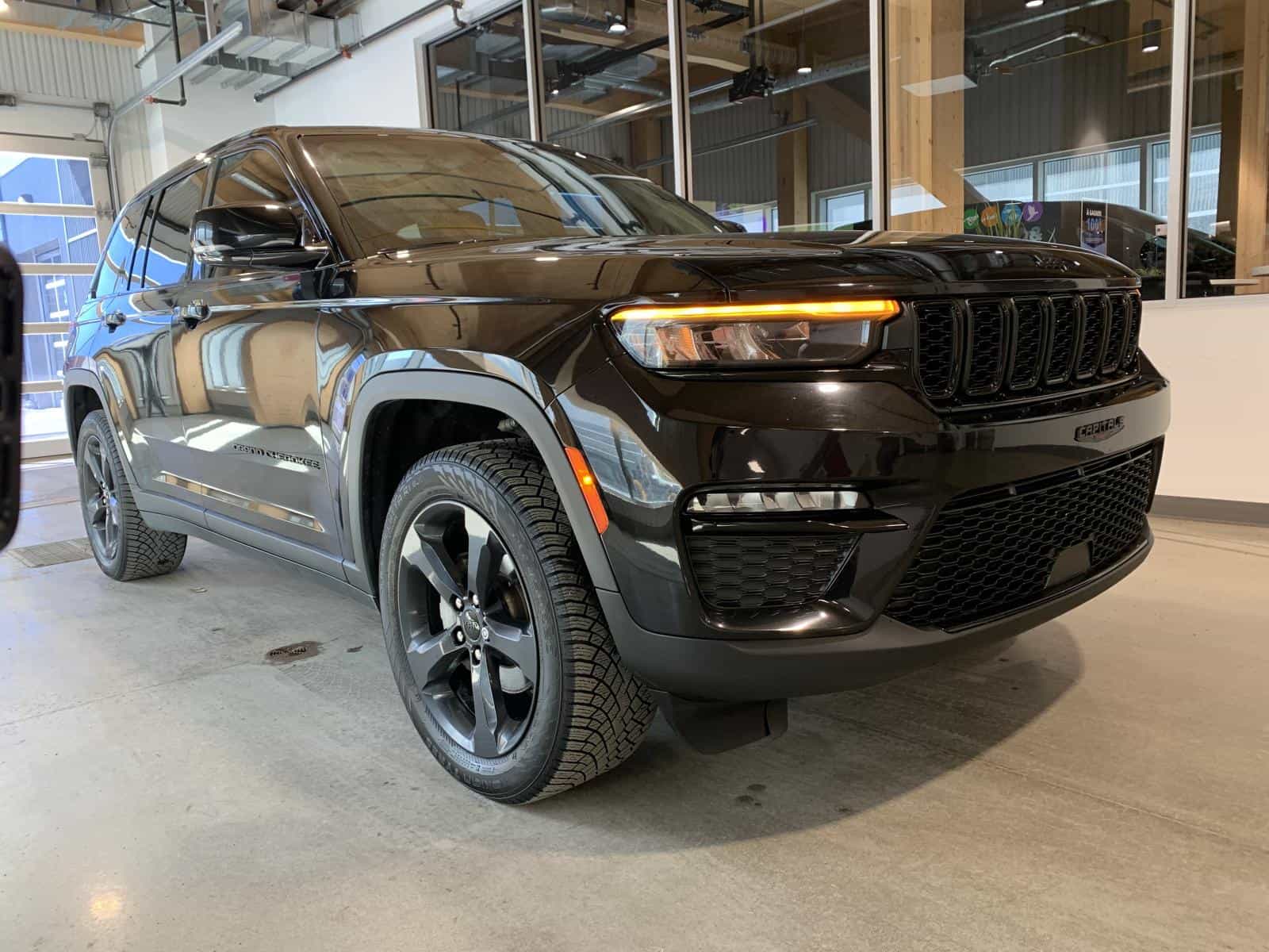 2023 Jeep Grand Cherokee Limited - Image 5